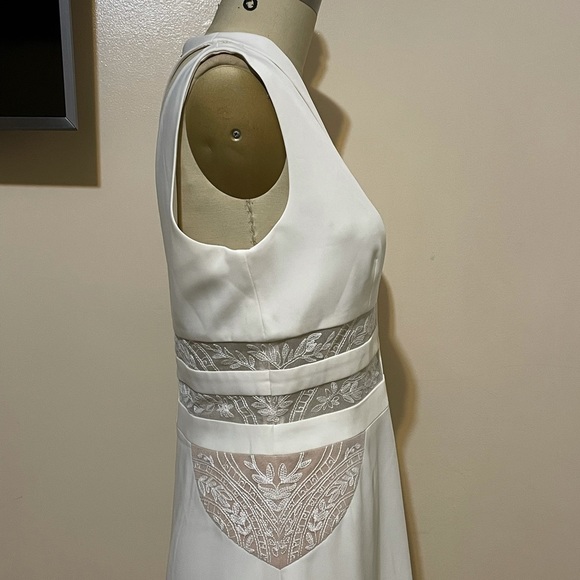 0063 NWT Karleigh Dress in Off White
BCBGMAXAZRIA sz 12 - Picture 7 of 14